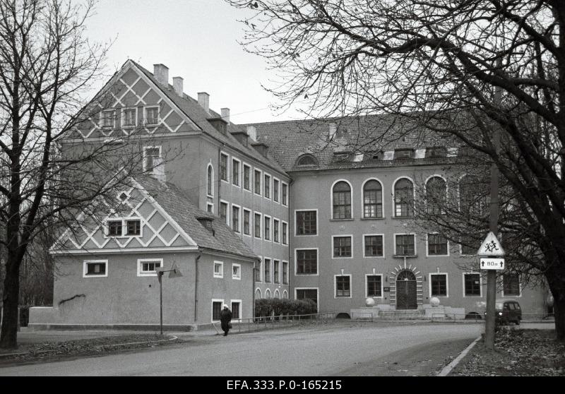 Tallinn Cross Basic School.