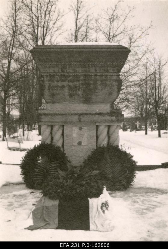 German occupation in Estonia. Julius Kuperjanov, the Hero of the War of Independence at the graveyard of Tartu Mary.