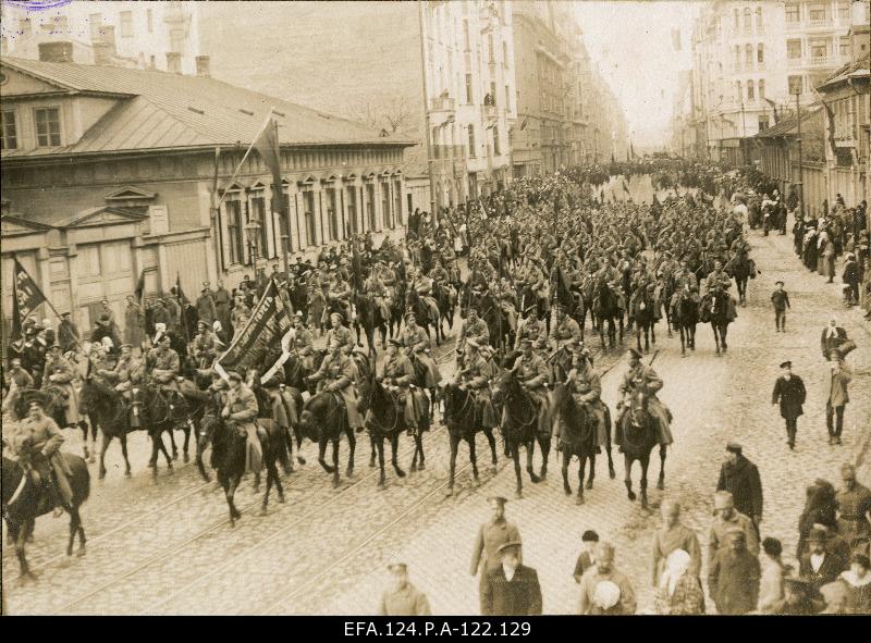 Russian riders on 1 May trained on Alexander's bulvar in Riga 1. 05. 1917.