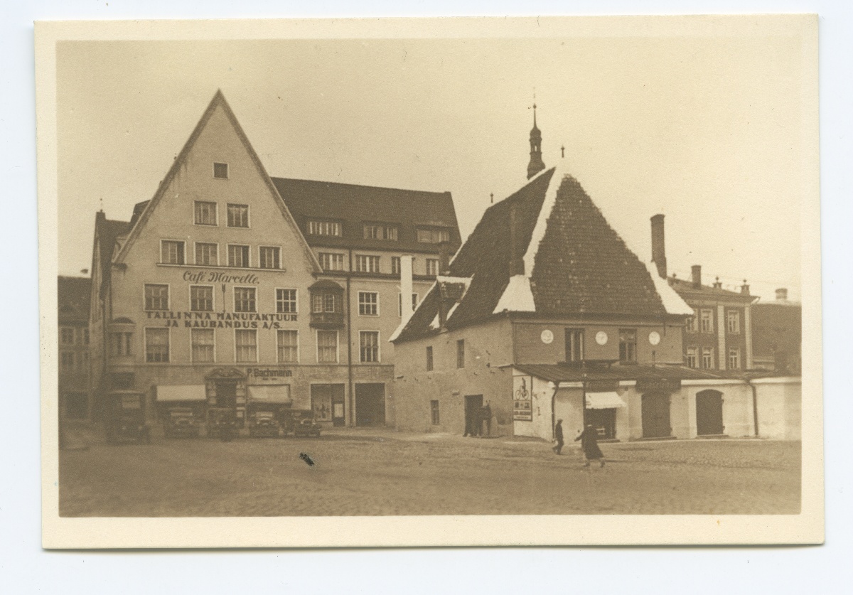 Tallinn, Raekoja plats, vaade Kullassepa tänavalt Vaekojale.