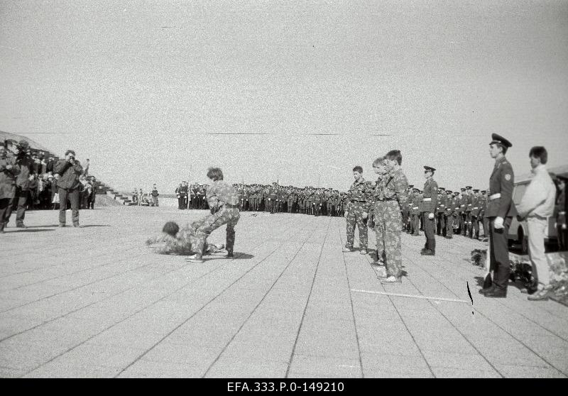 At the winning jubilee of the central committee organised by the NLKP-speaking Governing Council, Maarjamäe’s Memorial Chamber, the Labour Ambassadors of the Head of the Republican Strike Committee m. Lõssenko demonstrate their winnings.