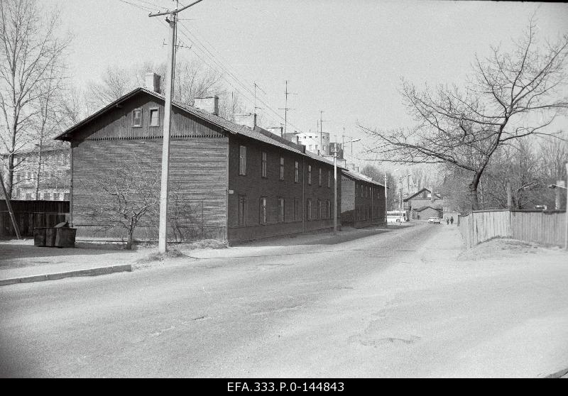 View on the crossroads of J. Tombi and K. Türnpuu streets.