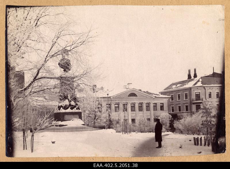 Barclay de Tolly monument