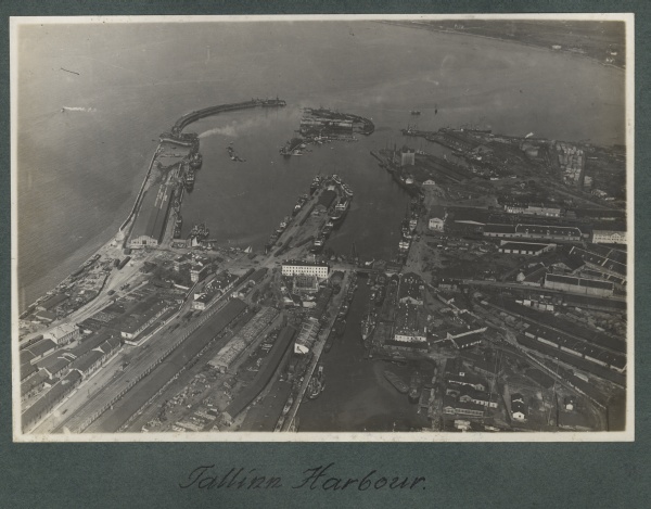 Õhuvaade Tallinna sadamale.