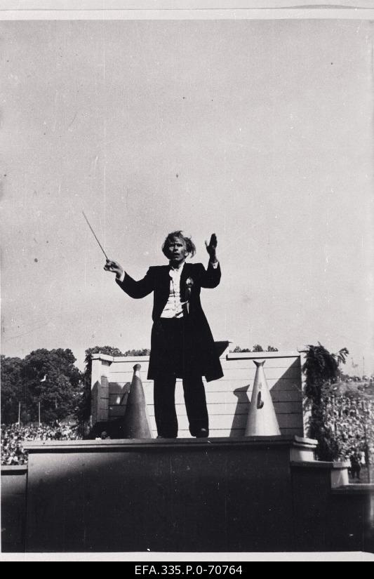 Conductor t. Vettik Estonian Soviet XII general song party chaired a cream.