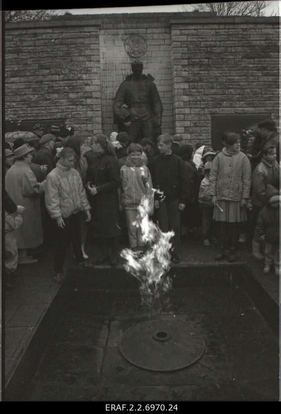 The 45th anniversary of the defeat of the German occupation of Tallinn is celebrated at Tõnismäel’s Tallinn Liberation Monument (Pronx Warrior). In front of the monument the everlasting fire burns