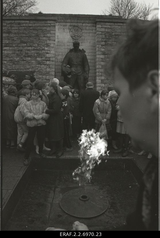 The 45th anniversary of the defeat of the German occupation of Tallinn is celebrated at Tõnismäel’s Tallinn Liberation Monument (Pronx Warrior). In front of the monument the everlasting fire burns