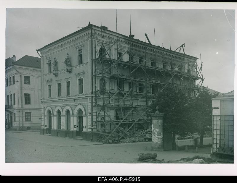 Bank building on the Raekoja square.