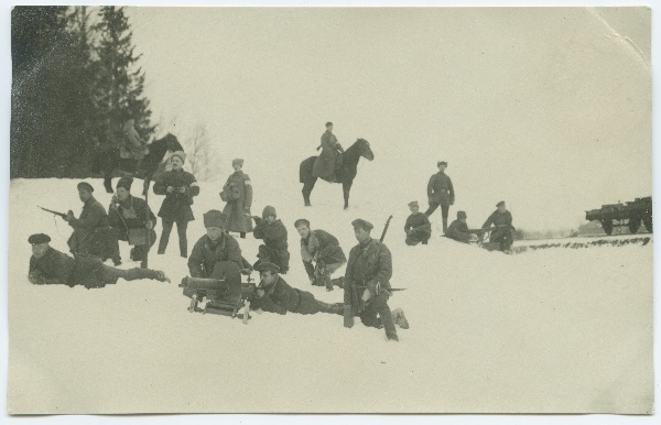 Laiarööpmelise Soomusrong Nr. 1 võitlejad.