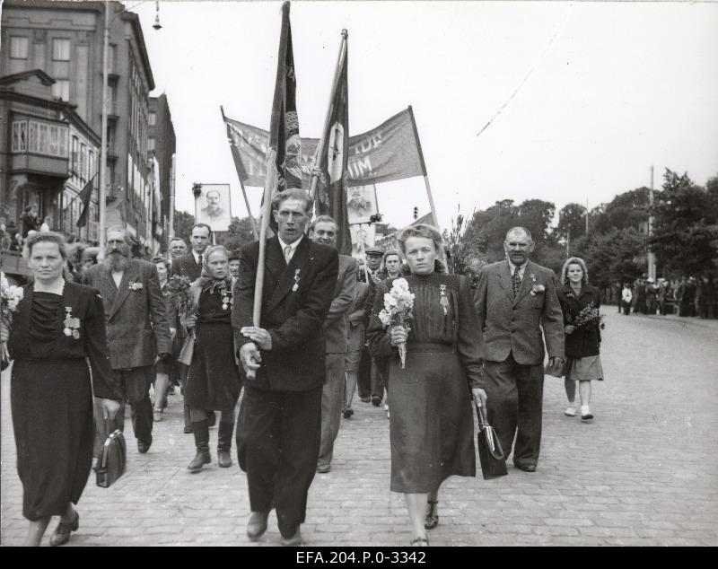 Demonstrators in the Winning Square.