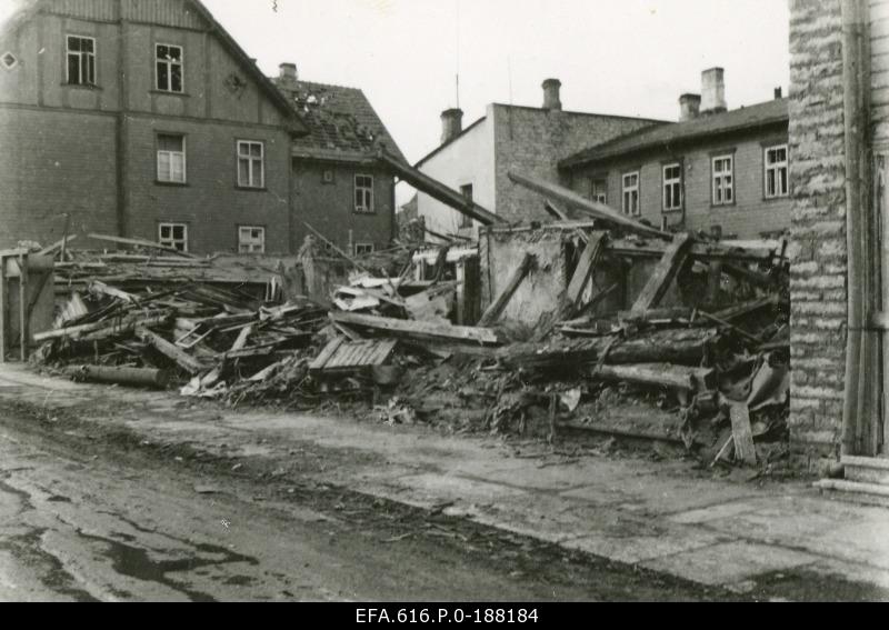 War breaks in Liivalaia Street.