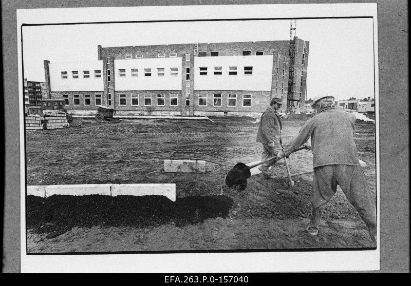 Building a sauna in Annelinna.