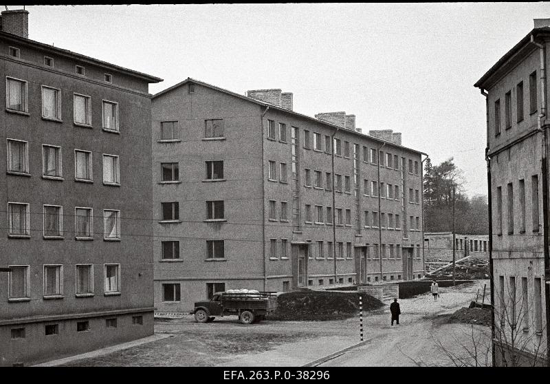 A new four-storey apartment for Tartu Lihakombinaadi employees on Star Street.