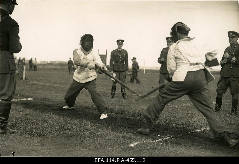 Sports competitions in the army. Full-time battle.