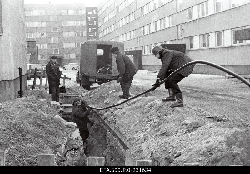 Continue the electricity cable in the network district of Tartu in Annelinna.