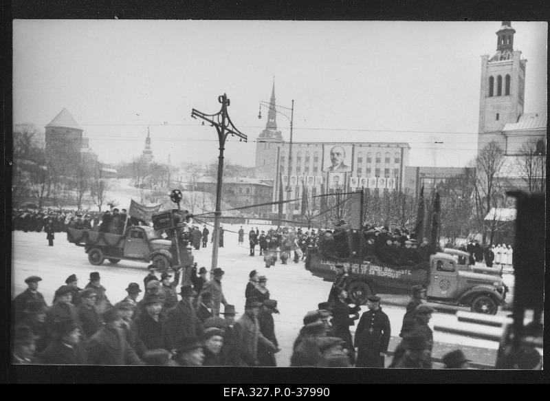 Workers' demonstration on the 23rd anniversary of the Great Socialist October Revolution.