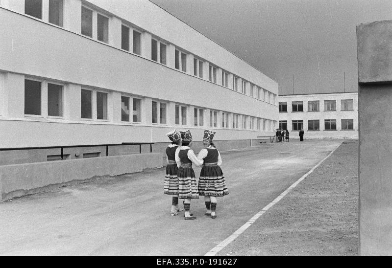New building of Iisaku Secondary School.