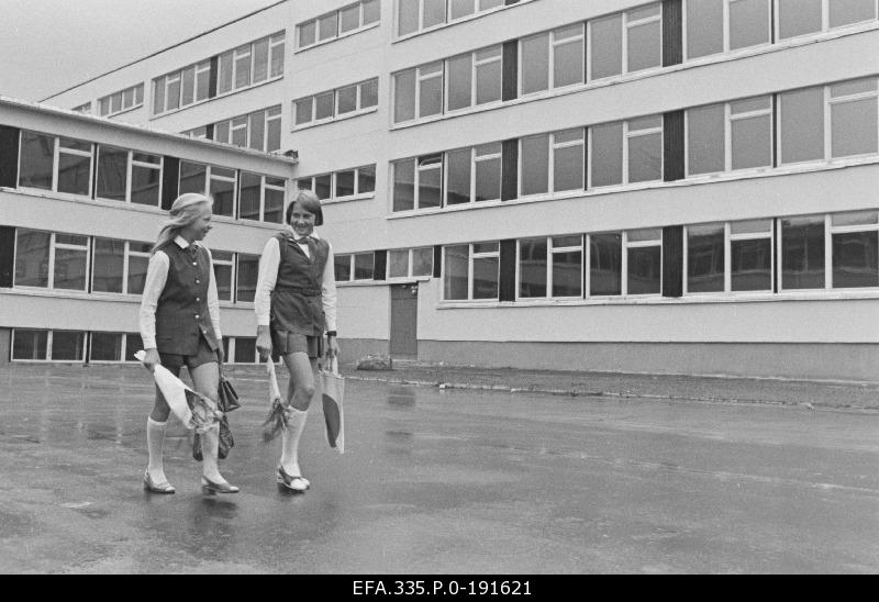 Students in Tallinn 3. High school at the new building.