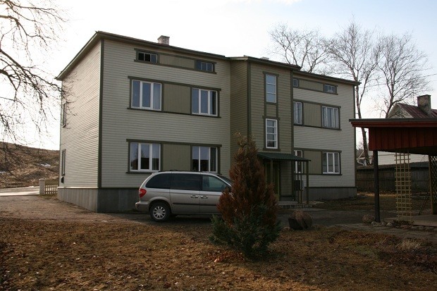 Apartment building Lääne-Viru county Rakvere city Vallikraavi 20