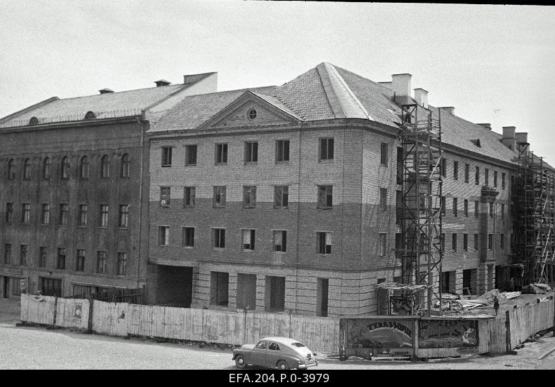 Building an apartment for the Soviet Square in Tartu.