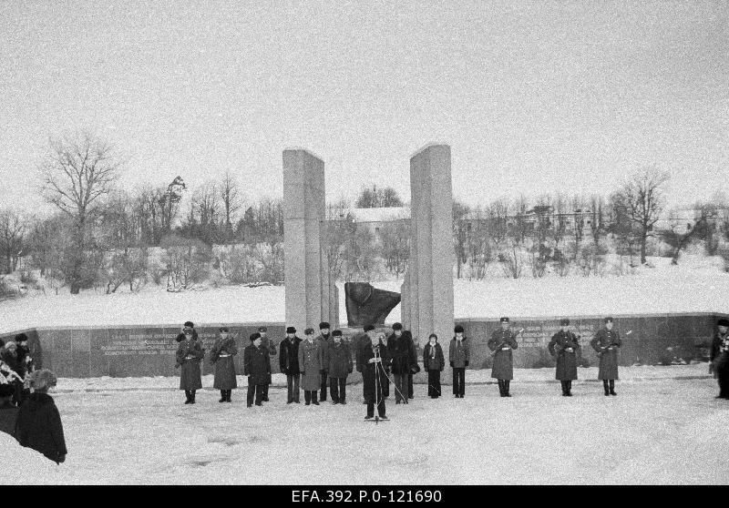 Opening of the Tartu-Mexican load in the park of Radio to celebrate the anniversary of the Soviet Army.