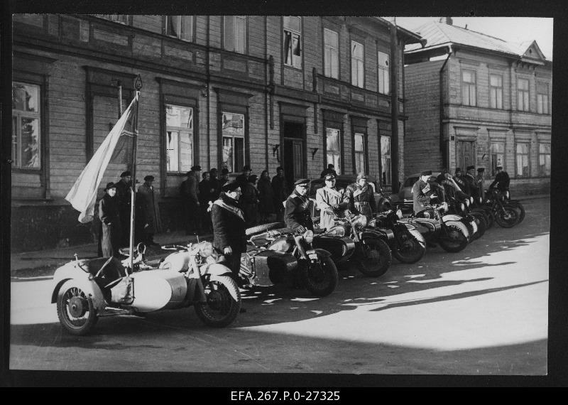 On May 1 star riders- motorcycles started on the first square of the building of the Valga district TSN Executive Committee.