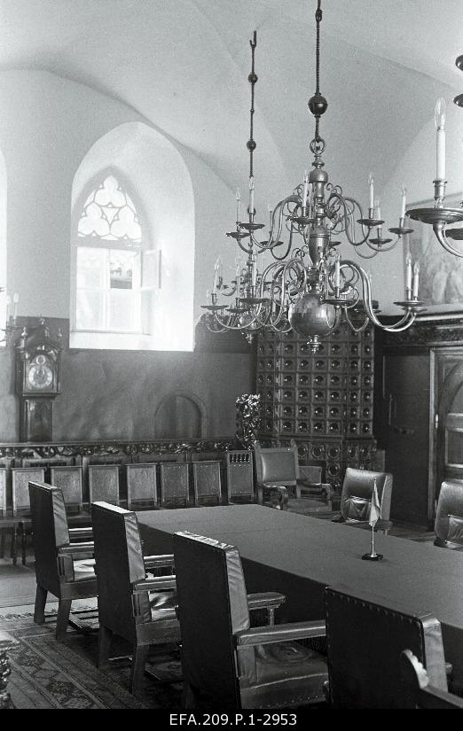 Interior view of the Raekoja raesaal.