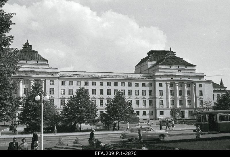 View of the Estonian theatre building on Pärnu highway.