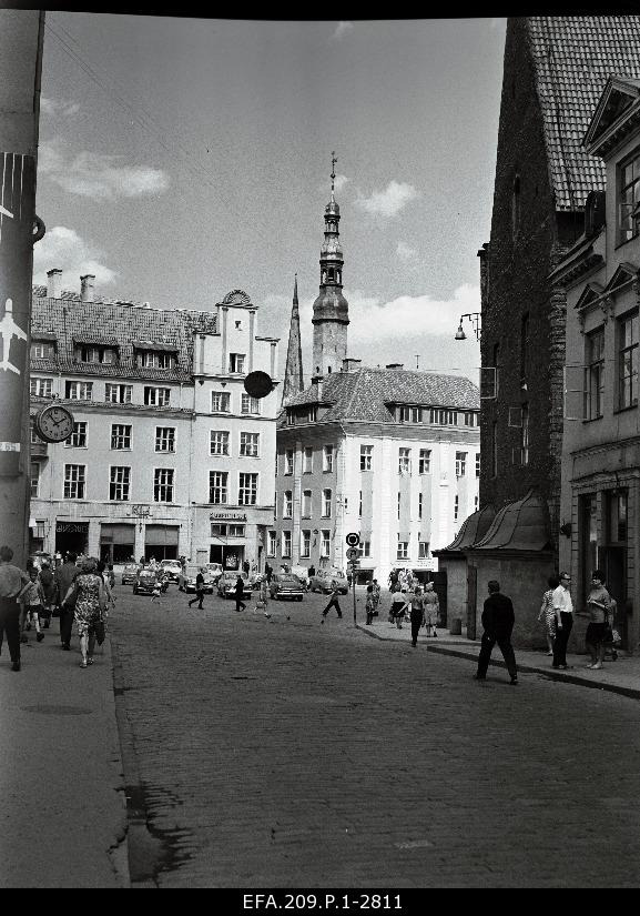 View from Kullassepa Street to Raekoja square.