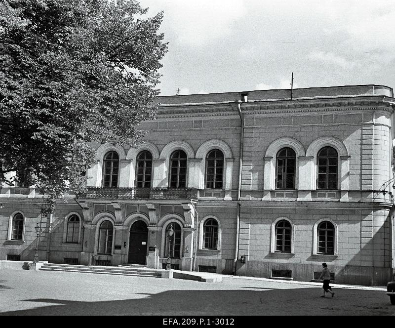 Fr.R. The Estonian National Library of the Soviet Union called Kreutzwald.