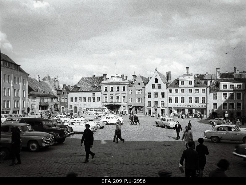 View of the Raekoja Square.