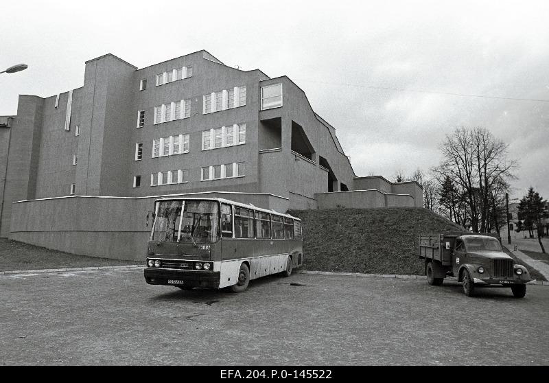 Outdoor view of Valga Service House.