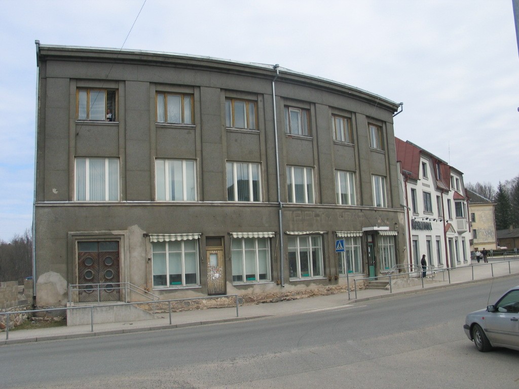 Shop-housing in Tõrvas Valga t 2