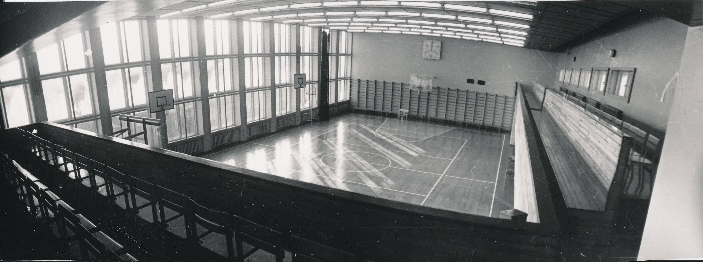 Foto. Võru Laste Spordikooli hoone avamine 16.jaanuaril 1972.a., võimla.