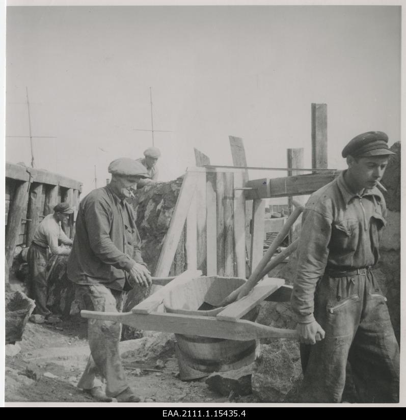 Walls for building harbors in Tartu