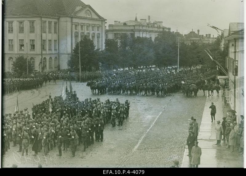 Paradise on the Freedom Square for the visit of the Polish President J. Moszieck to Tallinn.
