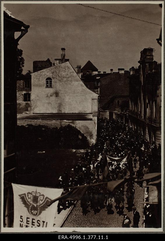 5. Estonian Exhibition-Exhibition (?). Train walk in Old Town.