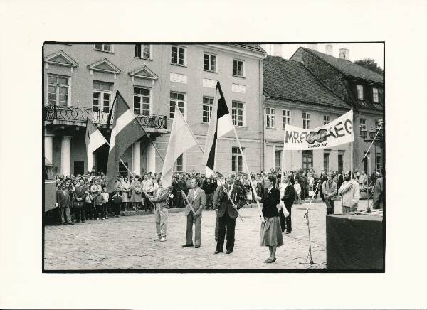 ERSP ja Muinsuskaitse Seltsi miiting, Molotov-Ribbentropi pakti aastapäeva tähistamine. Tartu, Raekoja plats, 1988.