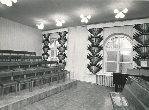 Heino Elleri nimeline Tartu Muusikakool, kooriklass. 1979