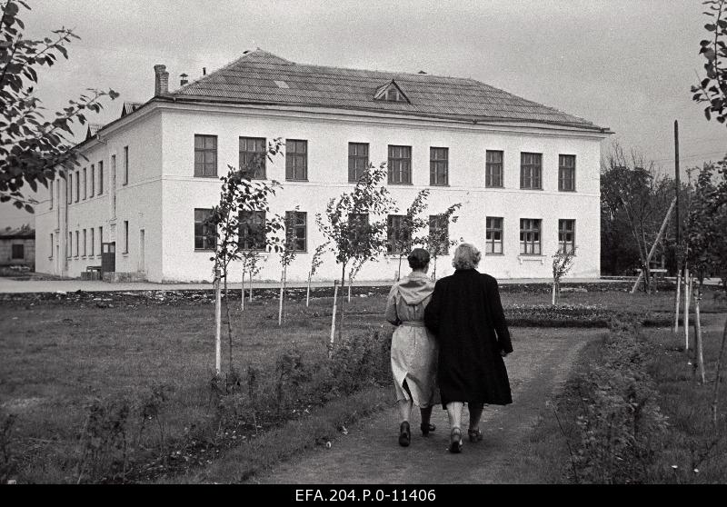 Kohtla-Järve Workers' School of Põlevkivi Treatment.