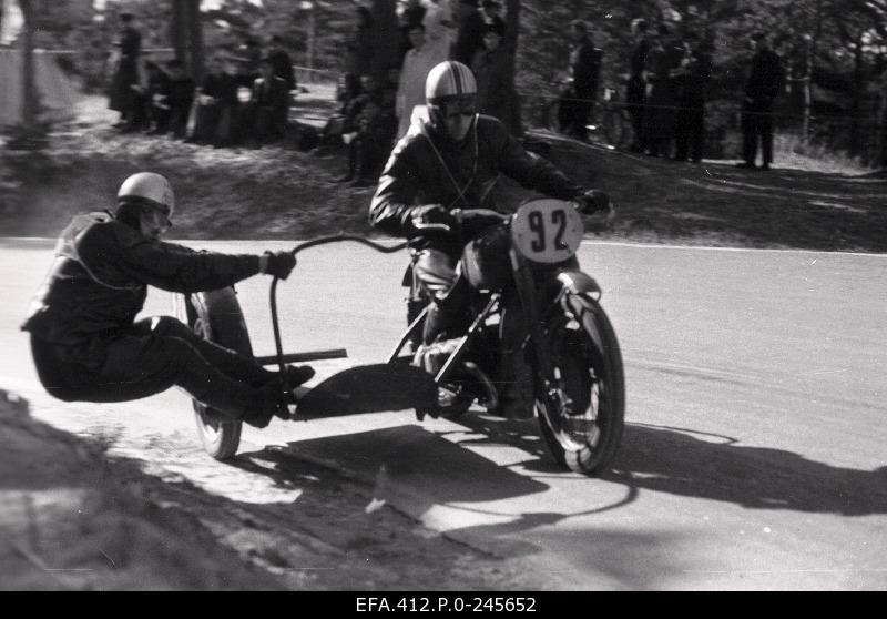 ENSV 1953 round-road races. Kalju Männikus / Harald Küünemäe, Club Kalev