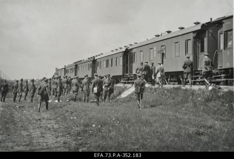 Military Training Accommodations Military School Fußball Officers class flags at the outdoor train.