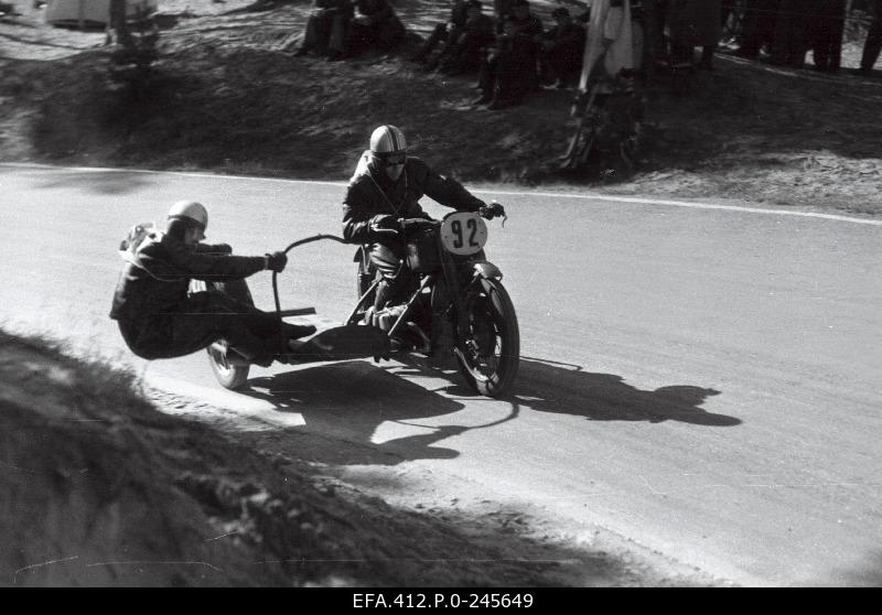 ENSV 1953 round-road races. Kalju Männikus / Harald Küünemäe, Club Kalev