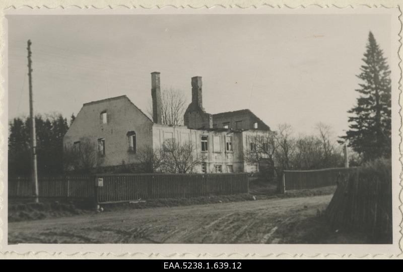 Ruins of the main building of Kaagvere Manor