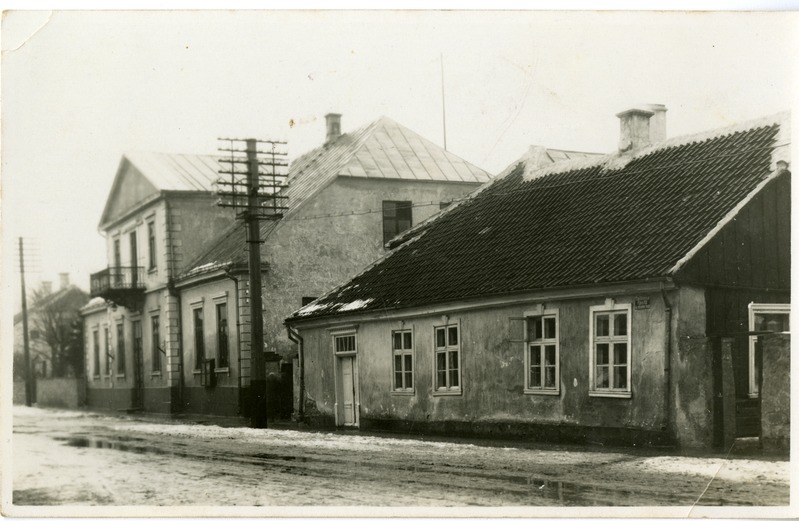 Tallinna t. 13 (hävinud) ja Kuressaare Eesti Seltsi maja