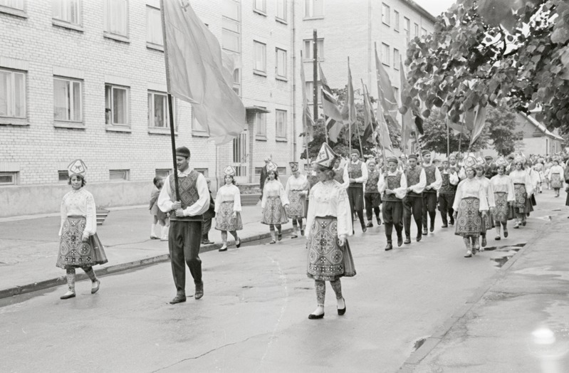 Ralvere rajooni laulupeo rongkäik