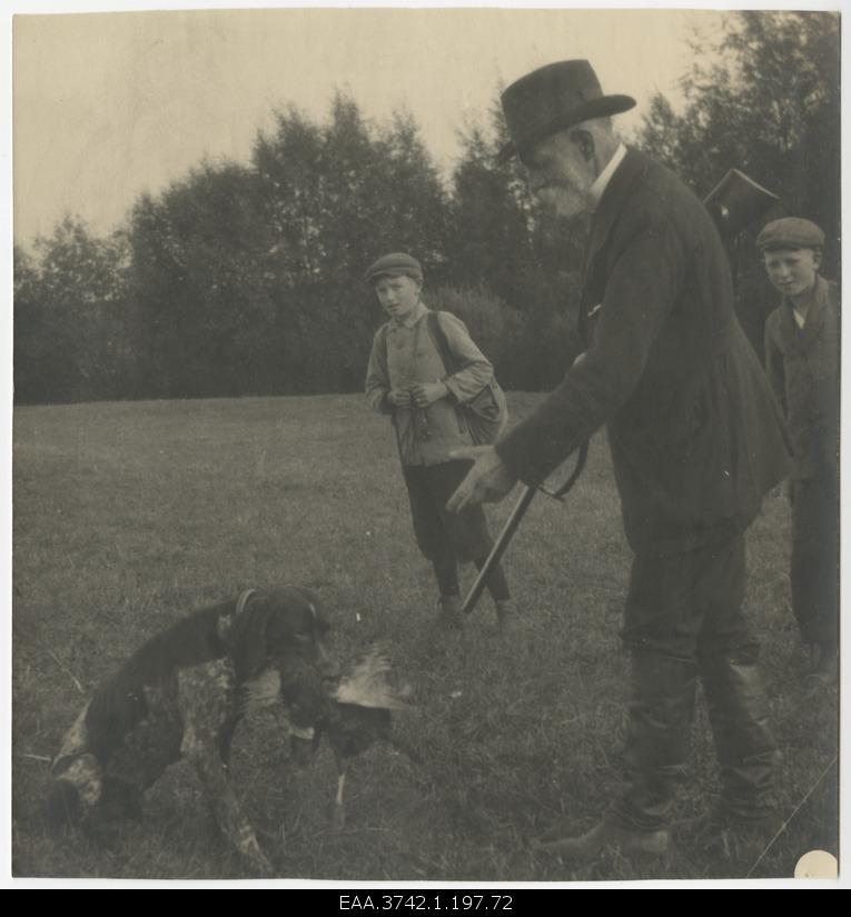 Eduard Raehlmann hunting