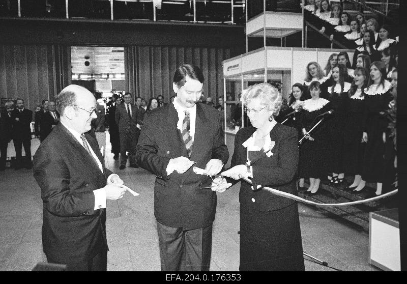 Finnish-Expo 1995 The Finnish Ambassador to Estonia Jaakko Kaurinkoski (left) and the Minister of Foreign Affairs of the Republic of Estonia Siim Kallas will open the exhibition in the Blue Pavilion of Estonian Exhibitions.