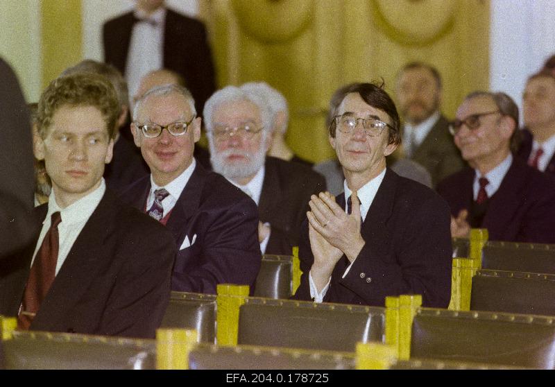 1997 award of research and cultural awards in the White Hall of the Toompea Castle. On the third row left 1. Director of the French Luceum Lauri Leesi.