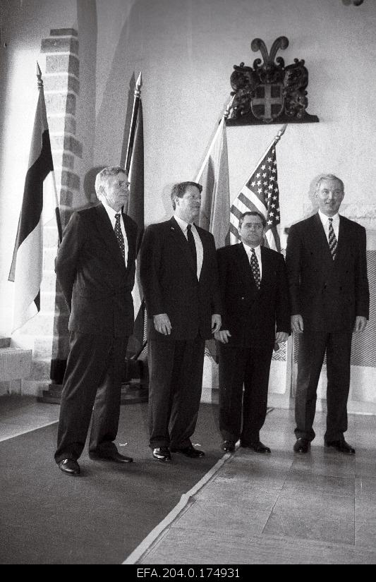 Vice-President of the United States of America Al Gore (from left 2) Together with the Prime Ministers of Estonia, Lithuania and Latvia (from the left) Andres Tarandi, Adolfas Slezevicius and Maris Gailise in Tallinn Raekoja.